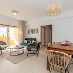 Lorraine - Duplex, With Pool & Sun Deck *