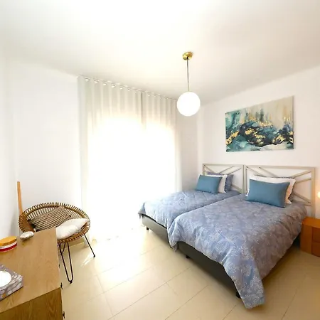 Lorraine - Duplex, With Pool & Sun Deck