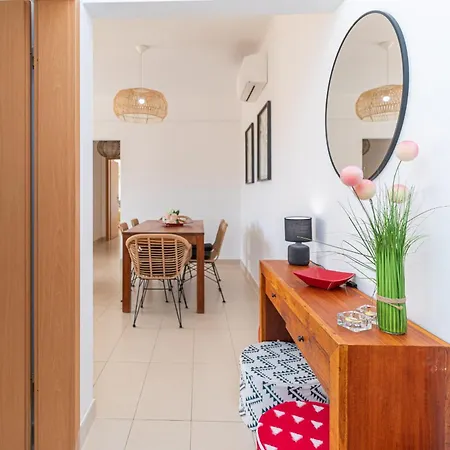 Lorraine - Duplex, With Pool & Sun Deck