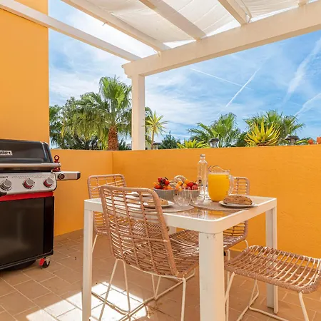 Lorraine - Duplex, With Pool & Sun Deck *