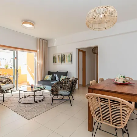 Lorraine - Duplex, With Pool & Sun Deck *