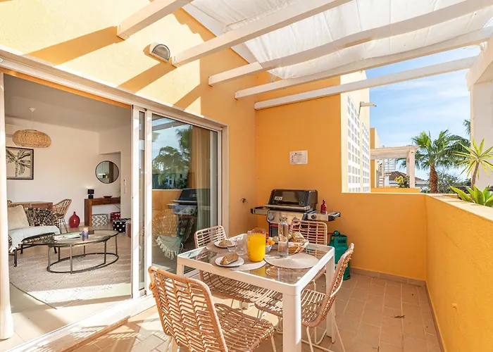 Lorraine - Duplex, With Pool & Sun Deck Conceição