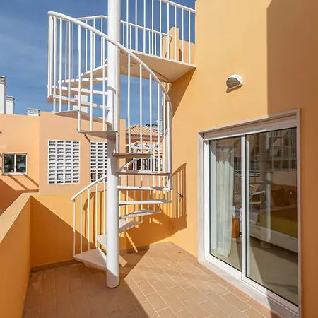 Lorraine - Duplex, With Pool & Sun Deck شقة